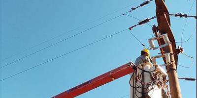 DPEC intensifica los trabajos para fortalecer la distribución eléctrica en el interior de la provincia